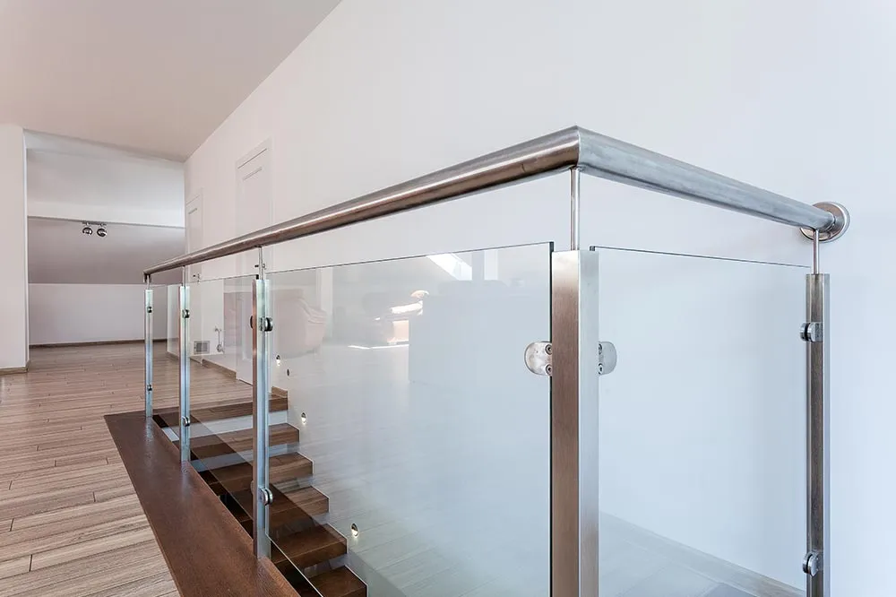 Treppen und Geländer aus Edelstahl