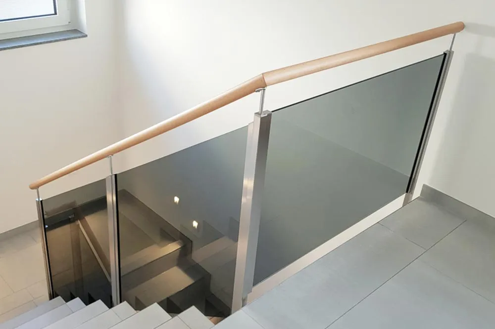 Treppen und Geländer aus Edelstahl