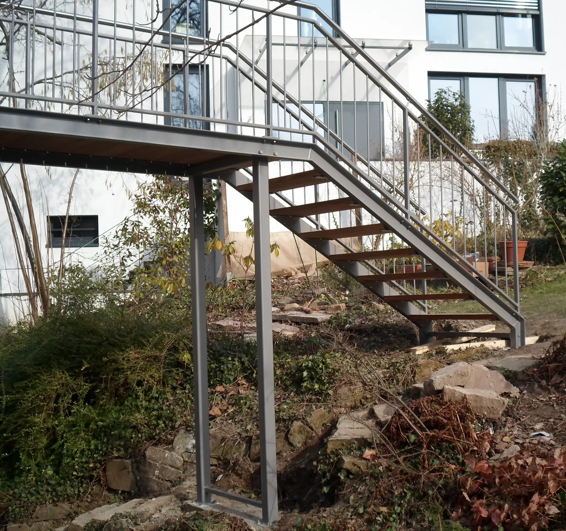 Treppen und Geländer aus Edelstahl