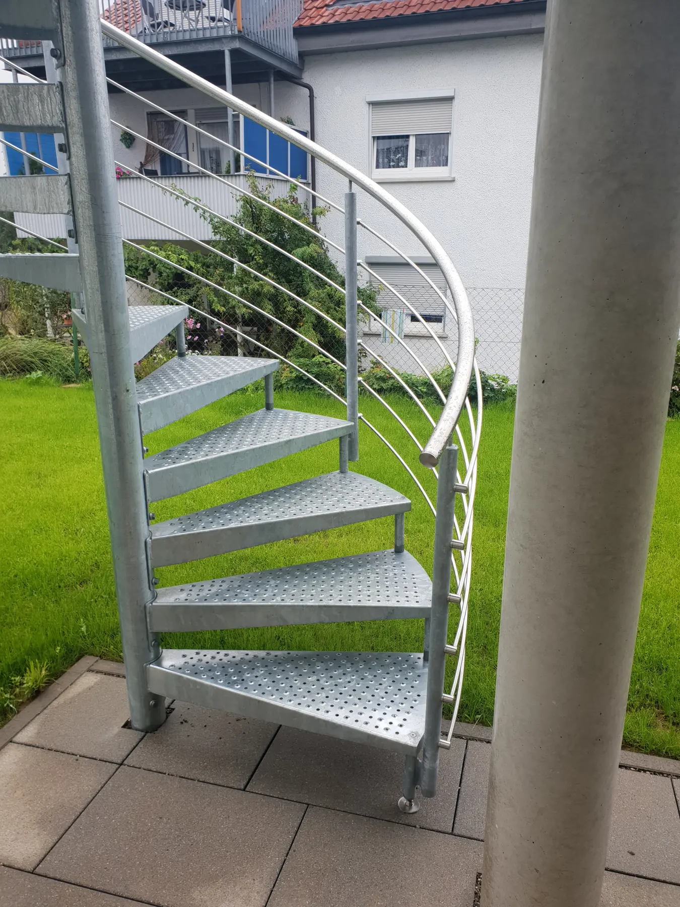 Treppen und Geländer aus Edelstahl
