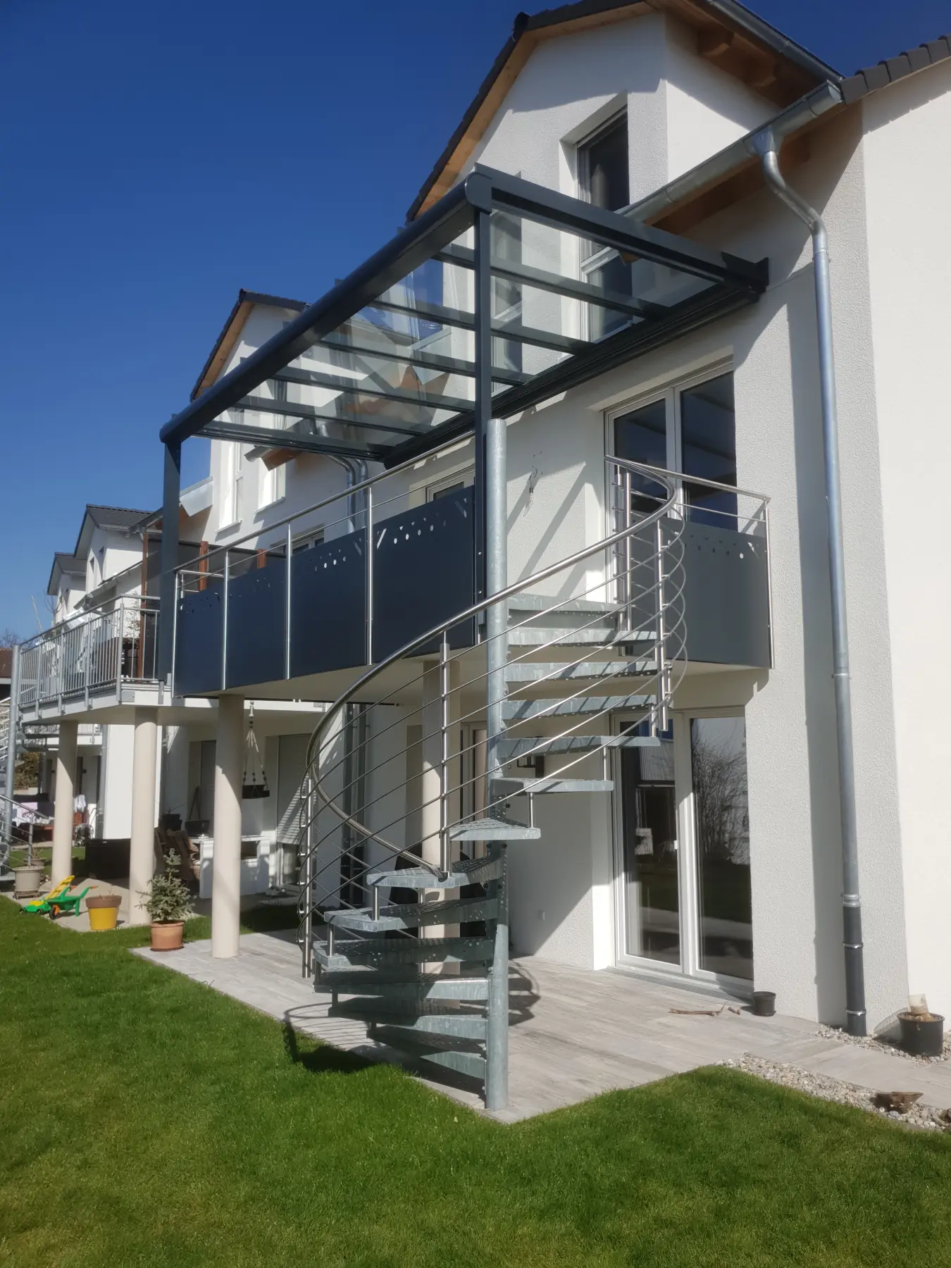Treppen und Geländer aus Edelstahl