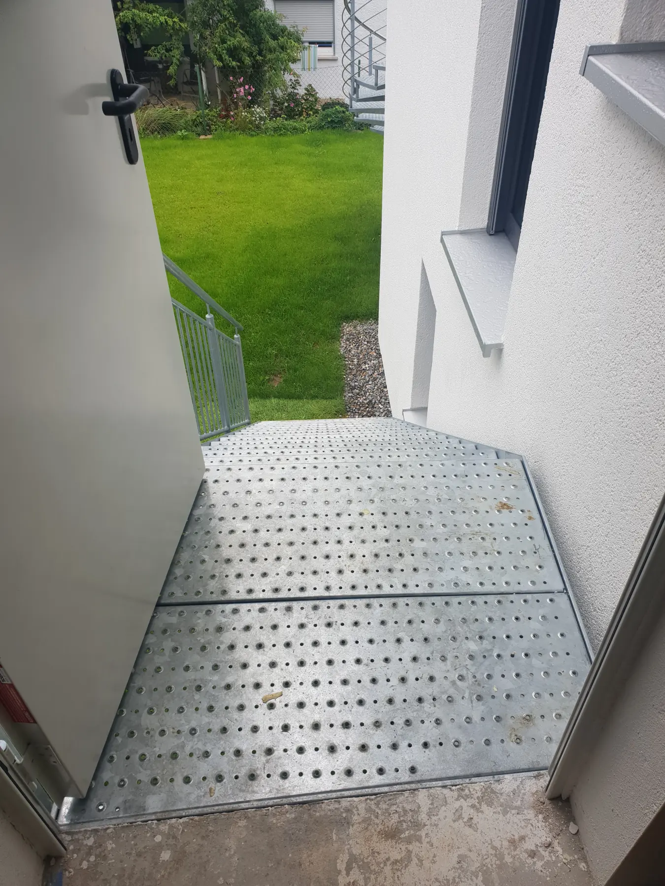 Treppen und Geländer aus Edelstahl